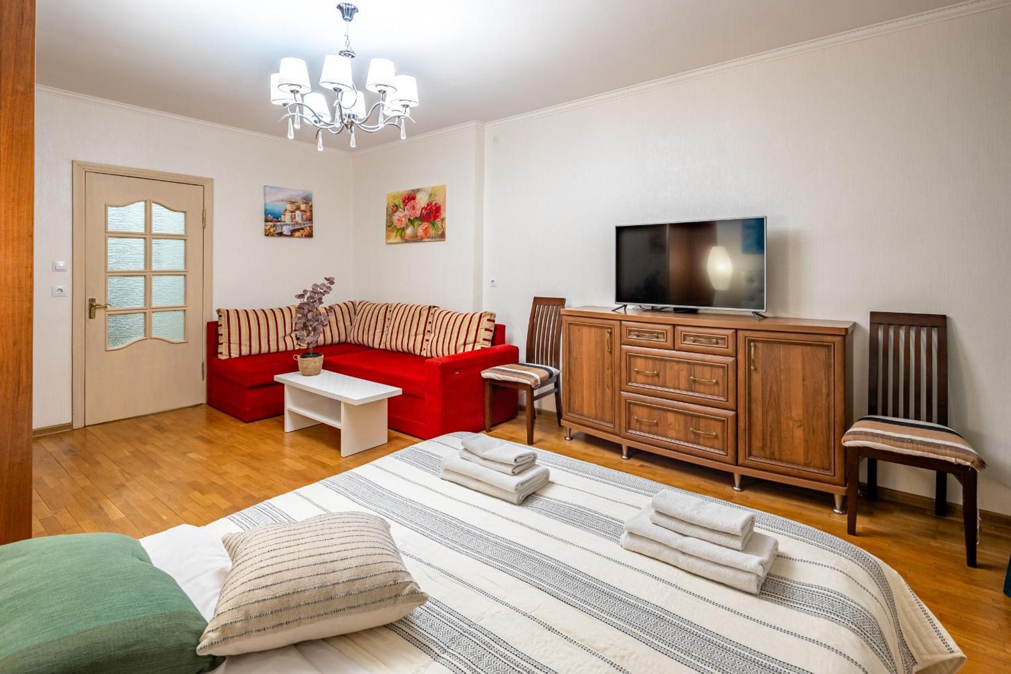 Just Another Comfy Apartment On The Main Squere. 2 Bedrooms, Own Heating, Ac ลวีฟ ภายนอก รูปภาพ