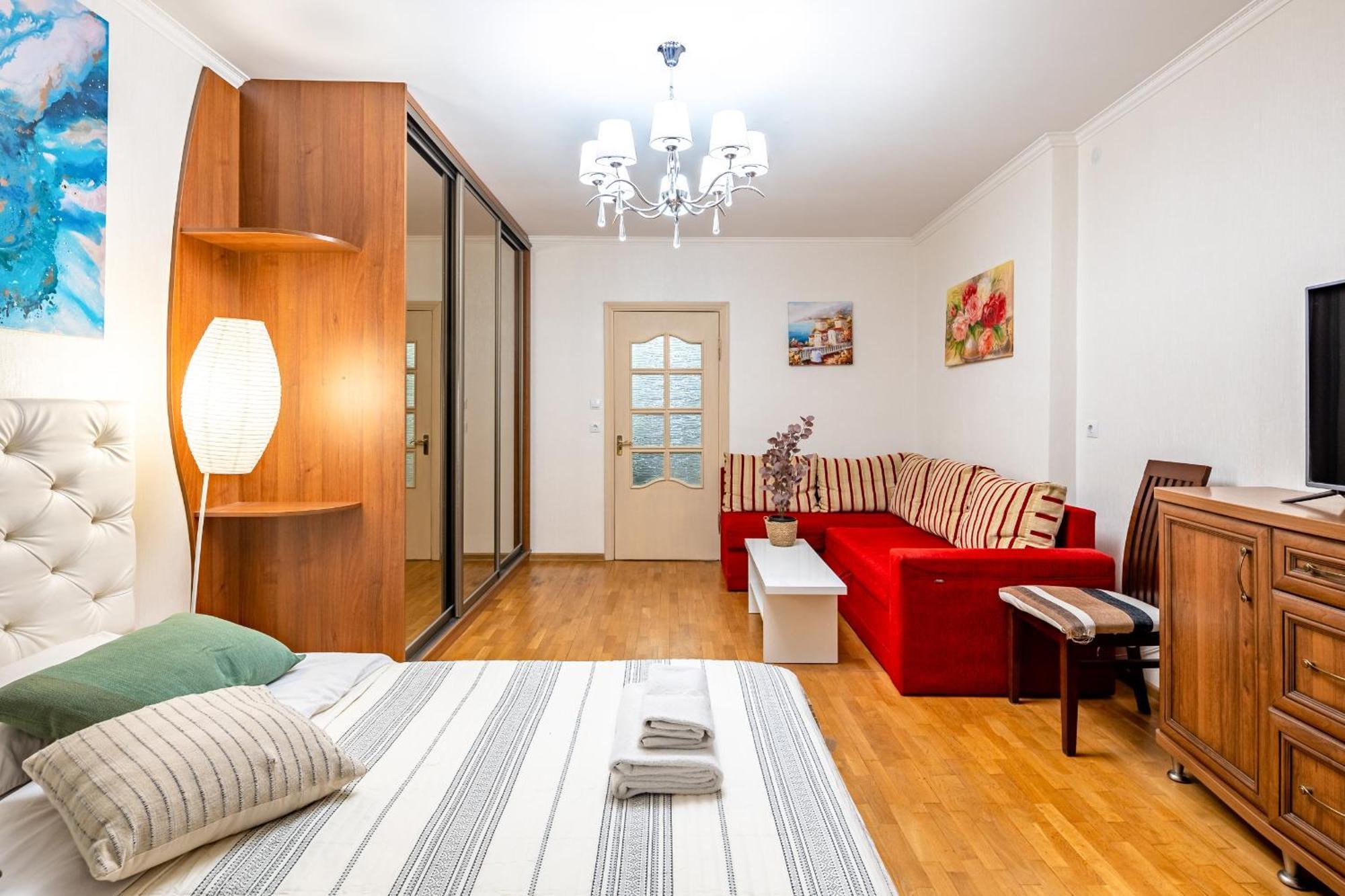 Just Another Comfy Apartment On The Main Squere. 2 Bedrooms, Own Heating, Ac ลวีฟ ภายนอก รูปภาพ