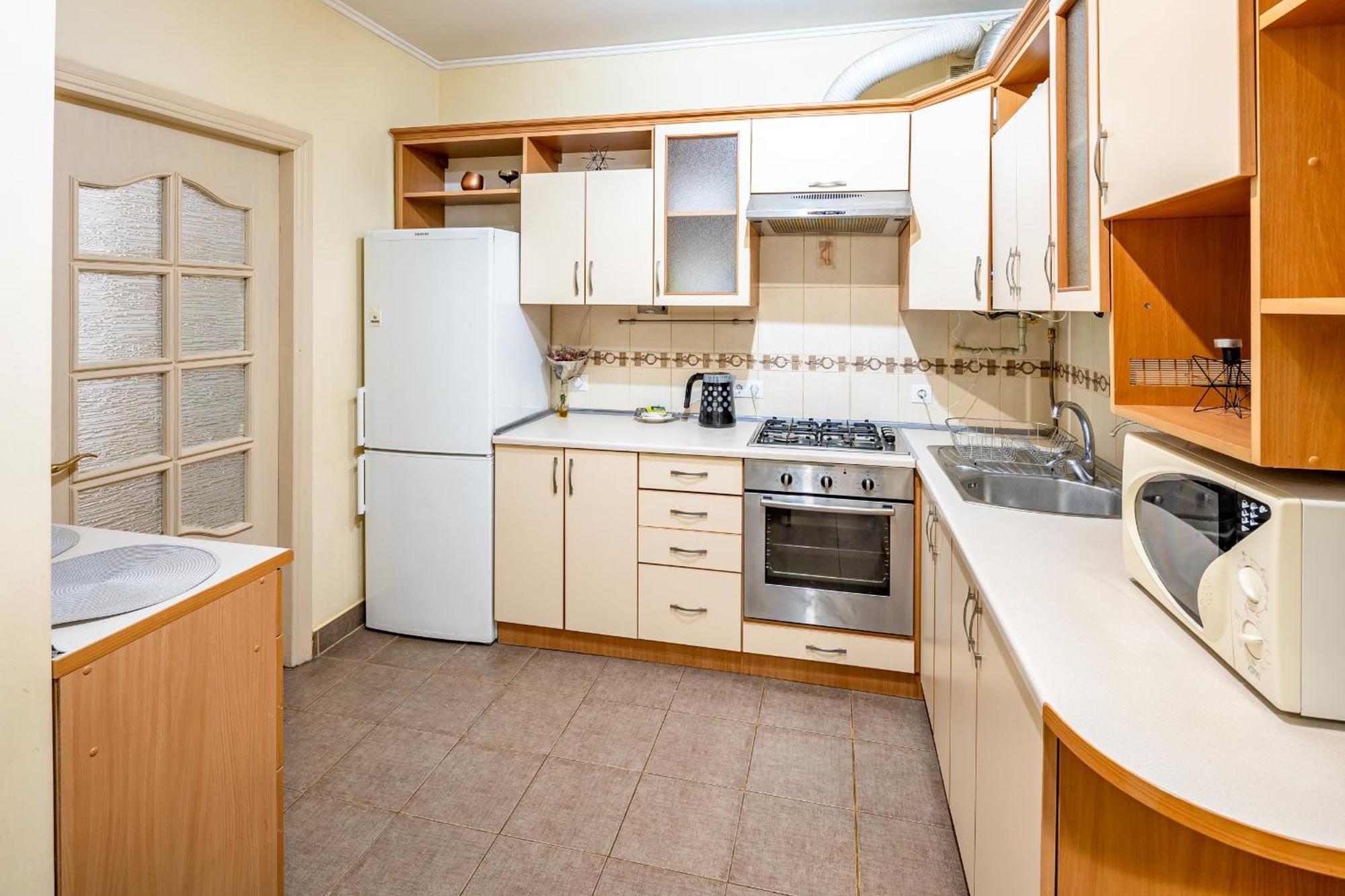 Just Another Comfy Apartment On The Main Squere. 2 Bedrooms, Own Heating, Ac ลวีฟ ภายนอก รูปภาพ