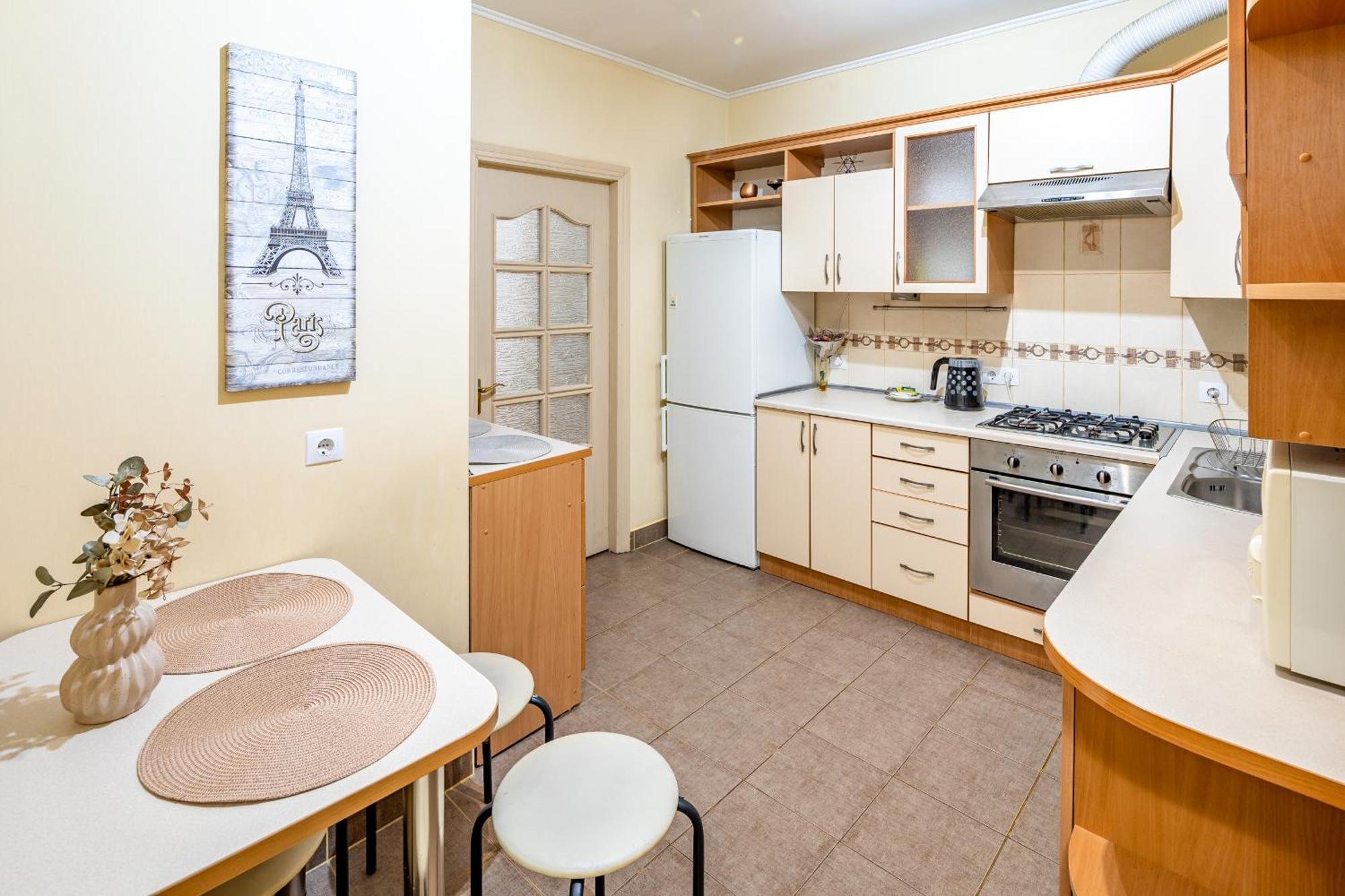 Just Another Comfy Apartment On The Main Squere. 2 Bedrooms, Own Heating, Ac ลวีฟ ภายนอก รูปภาพ